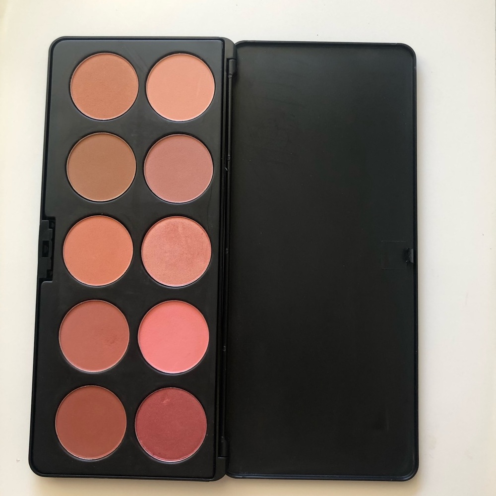 BH cosmetics Classic Blush